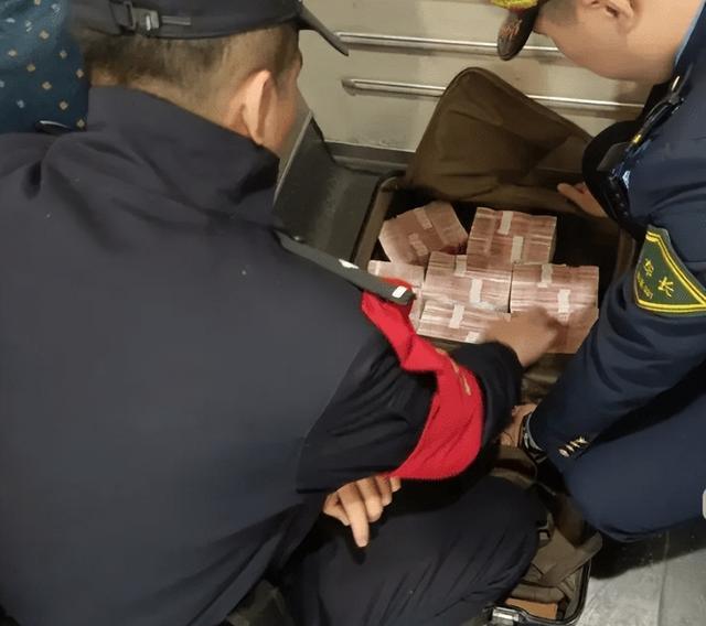 最新带现金几十万能过安检方法分析(最方便真实的诸暨携带现金过安检有具体规定吗方法)