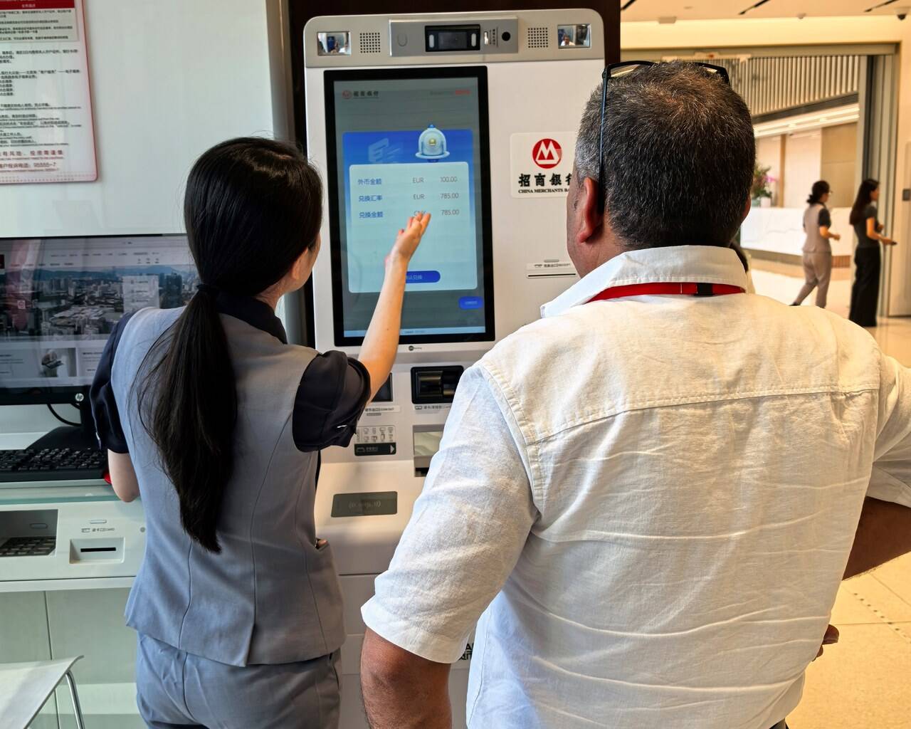 最新医保卡提取现金方法自助提款机方法分析(最方便真实的诸暨医疗保障卡怎么提取现金方法)